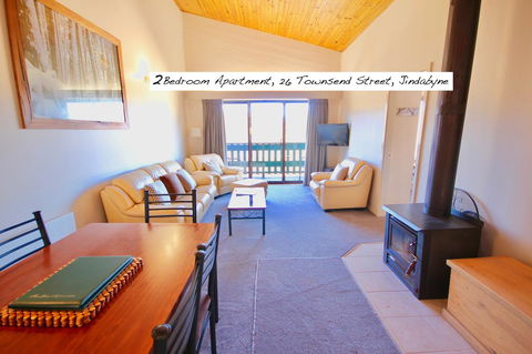 Full Circle Apartments - Accommodation QLD 26