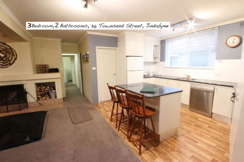 Full Circle Apartments - Accommodation QLD 16