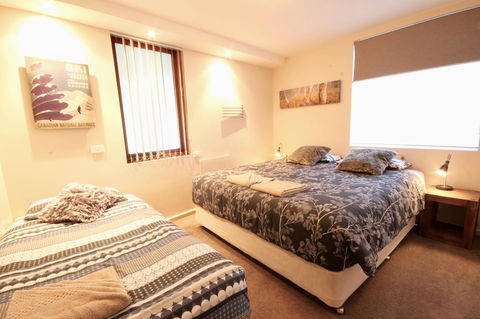 Full Circle Apartments - Accommodation QLD 8