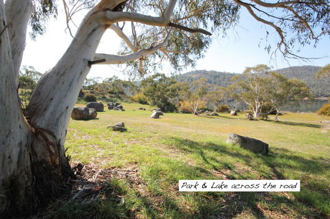 Full Circle Apartments - Accommodation QLD 33