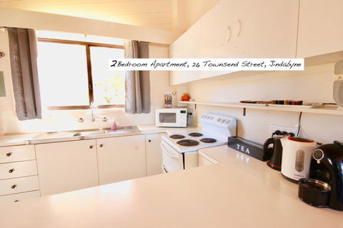 Full Circle Apartments - Accommodation QLD 28