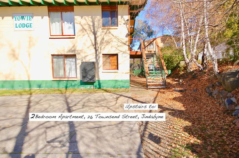 Full Circle Apartments - Accommodation QLD 31
