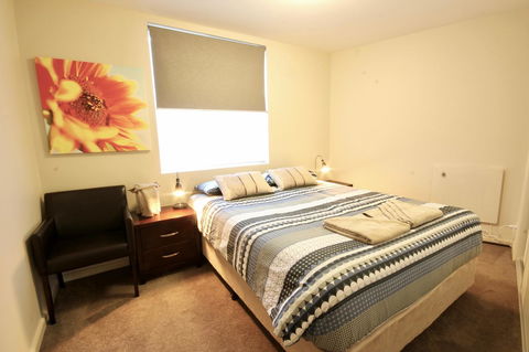 Full Circle Apartments - Accommodation QLD 9