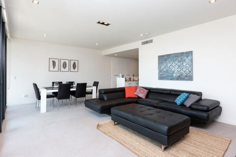 Brand New Executive Apartment - Accommodation QLD 1