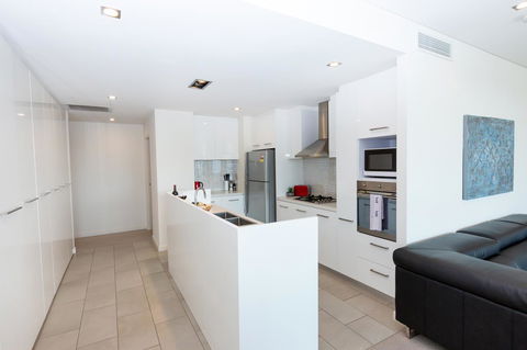 Brand New Executive Apartment - Accommodation QLD 4