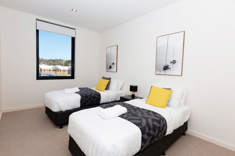 Brand New Executive Apartment - Accommodation QLD 14