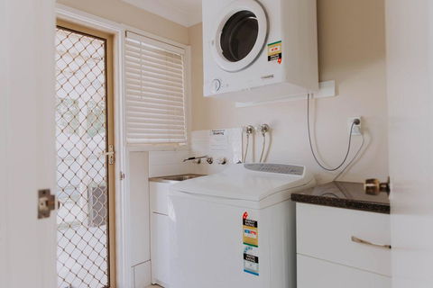 Central Wagga Self Catering Apartment - Accommodation QLD 12
