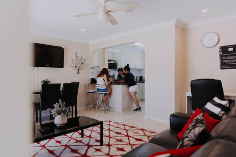 Central Wagga Self Catering Apartment - Accommodation QLD 5