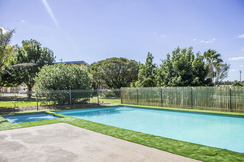 Allonville Gardens Motel - Accommodation QLD 8