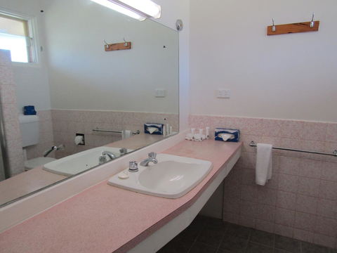Allonville Gardens Motel - Accommodation QLD 29