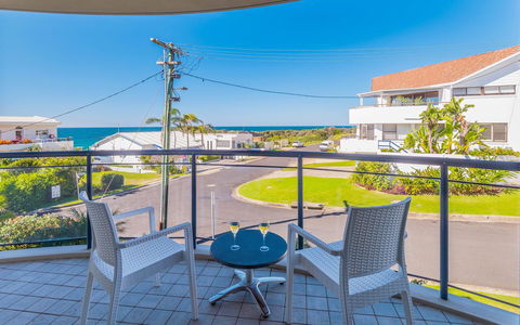 The Cove Yamba - Accommodation QLD 0