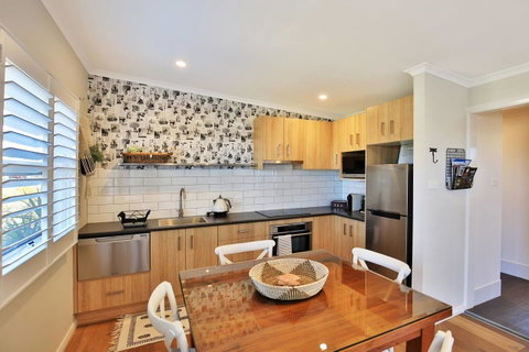 Jervis Bay Beach Shack I Pet Friendly - Accommodation QLD 3