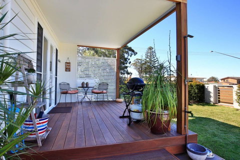 Jervis Bay Beach Shack I Pet Friendly - Accommodation QLD 12
