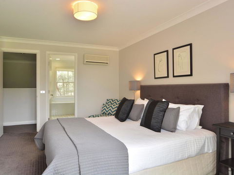 Villa 3br Margarita Villa Located Within Cypress Lakes Resort - Accommodation QLD 1