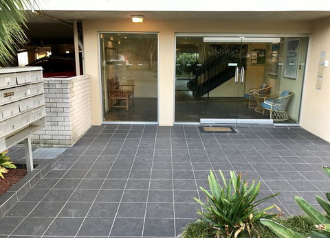 Waterview Beach Apartment - Accommodation QLD 16