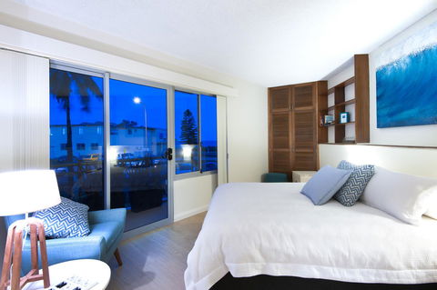 Waterview Beach Apartment - Accommodation QLD 1