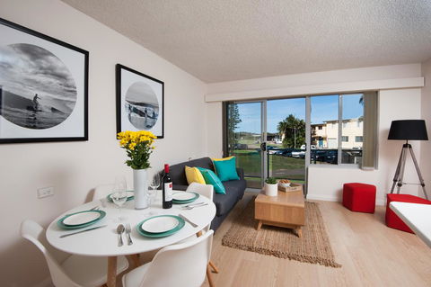 Waterview Beach Apartment - Accommodation QLD 5