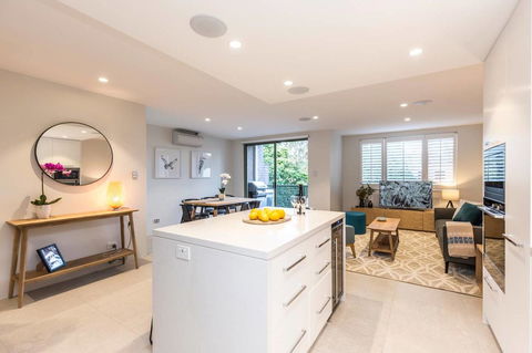 Nobbs Â· Executive 2 Storey Sydney Apartment With Pool - Accommodation QLD 2