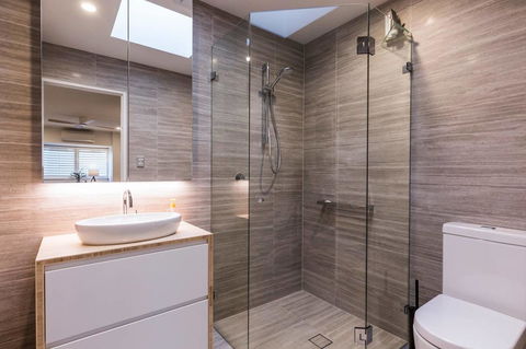 Nobbs Â· Executive 2 Storey Sydney Apartment With Pool - Accommodation QLD 7