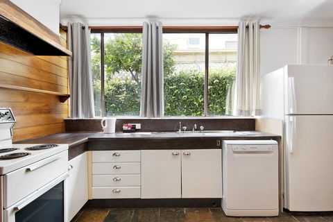 Designer Studios Manly - Accommodation QLD 15