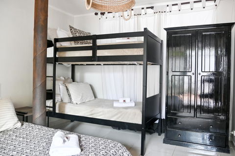 Designer Studios Manly - Accommodation QLD 40