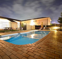 Winning Post Motor Inn - Accommodation QLD