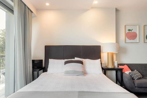 Scandi Beach Apartment - Accommodation QLD 2