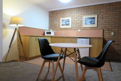 Summerhill Motor Inn - Accommodation QLD 41