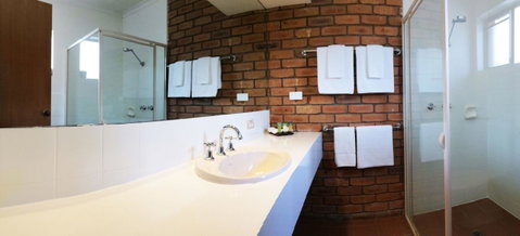 Summerhill Motor Inn - Accommodation QLD 7