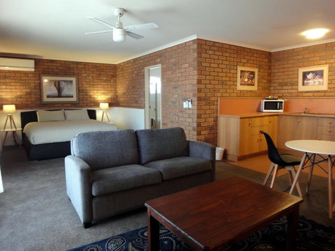 Summerhill Motor Inn - Accommodation QLD 35