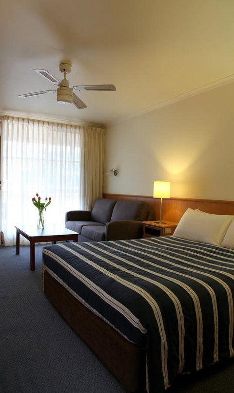 Summerhill Motor Inn - Accommodation QLD 13