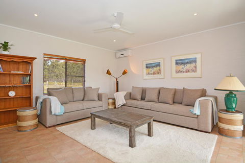 JE Guesthouse, Central To All The Hunter Valley Has To Offer - Accommodation QLD 2