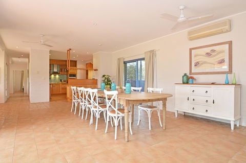 JE Guesthouse, Central To All The Hunter Valley Has To Offer - Accommodation QLD 7