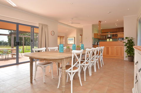 JE Guesthouse, Central To All The Hunter Valley Has To Offer - Accommodation QLD 0