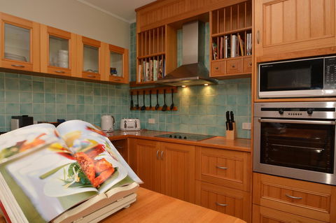 JE Guesthouse, Central To All The Hunter Valley Has To Offer - Accommodation QLD 14