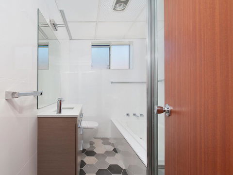 Victoria Parade, Kiah, Unit 10, 53 - Accommodation QLD 11