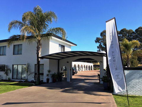 Mulwala Resort - Accommodation QLD 14