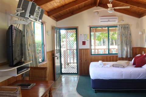 Lani\'s Holiday Island - Accommodation QLD 9