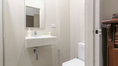 Woolbrokers Hotel - Accommodation QLD 6