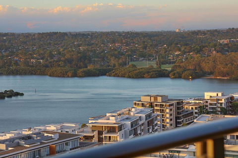 Stunning Sunset Water View 2BEDs On High Rises - Accommodation QLD 7