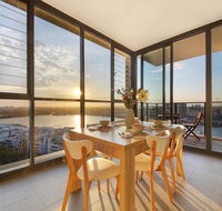 Stunning Sunset Water View 2BEDs on High Rises - Accommodation QLD