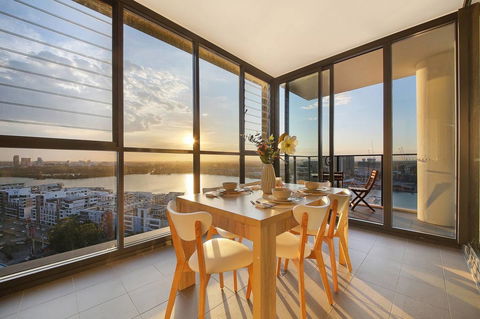 Stunning Sunset Water View 2BEDs On High Rises - Accommodation QLD 0