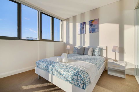 Stunning Sunset Water View 2BEDs On High Rises - Accommodation QLD 6