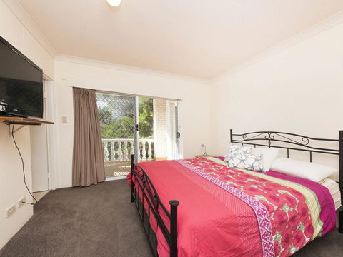 2 The Breckenridge - Accommodation QLD 3