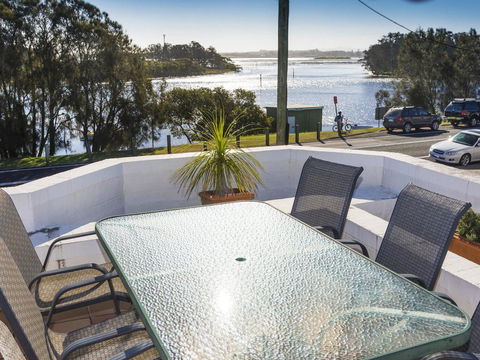 2 The Breckenridge - Accommodation QLD 0