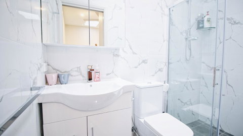 Cozy 5 Bed House In Sydney - Accommodation QLD 22