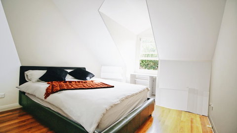 Cozy 5 Bed House In Sydney - Accommodation QLD 21