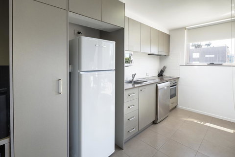 Honeysuckle Executive Apartments - Accommodation QLD 5