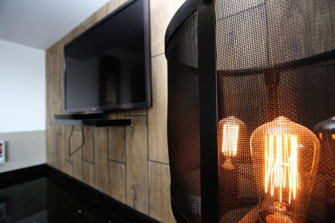 Honeysuckle Executive Apartments - Accommodation QLD 25