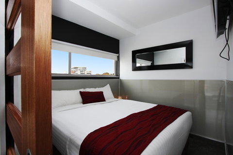 Honeysuckle Executive Apartments - Accommodation QLD 34